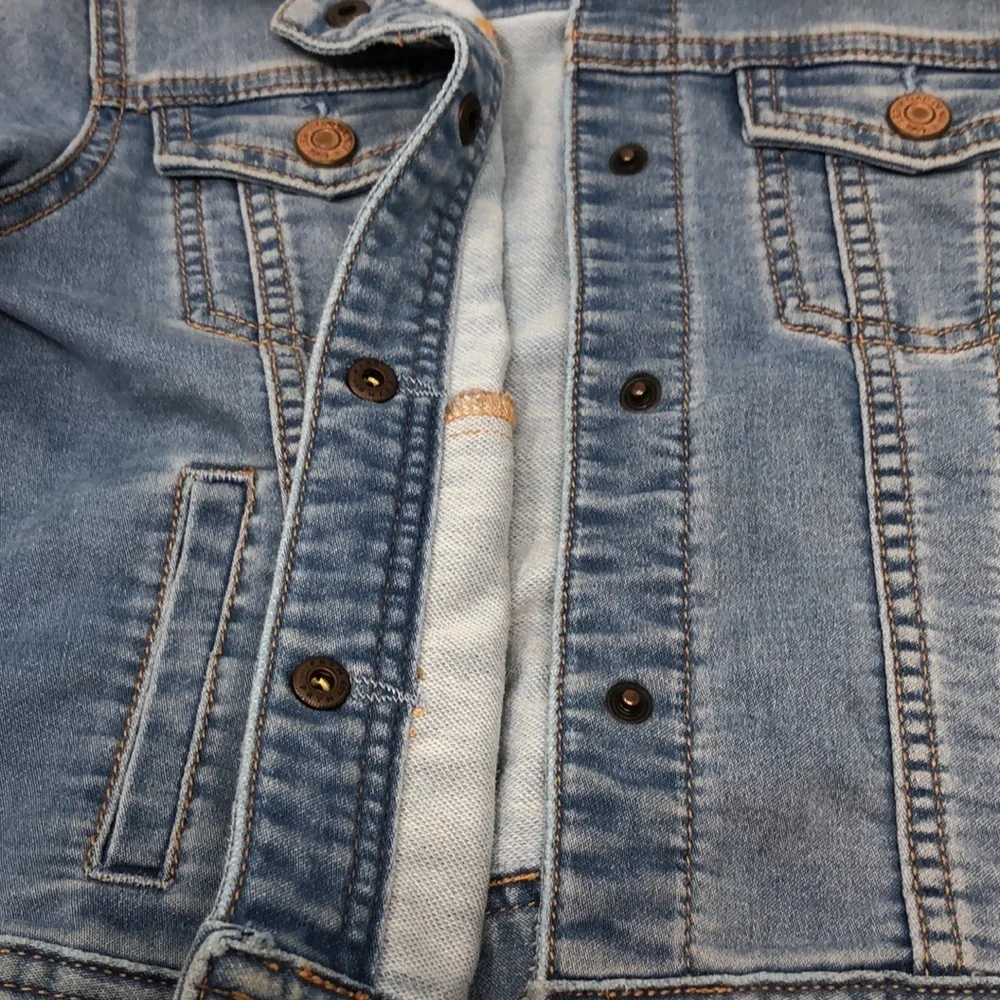 GAP Kids Classic Faded Blue Jean Jacket Size Medium (8-9)